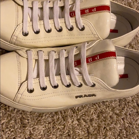 Authentic Prada - Picture 2 of 4